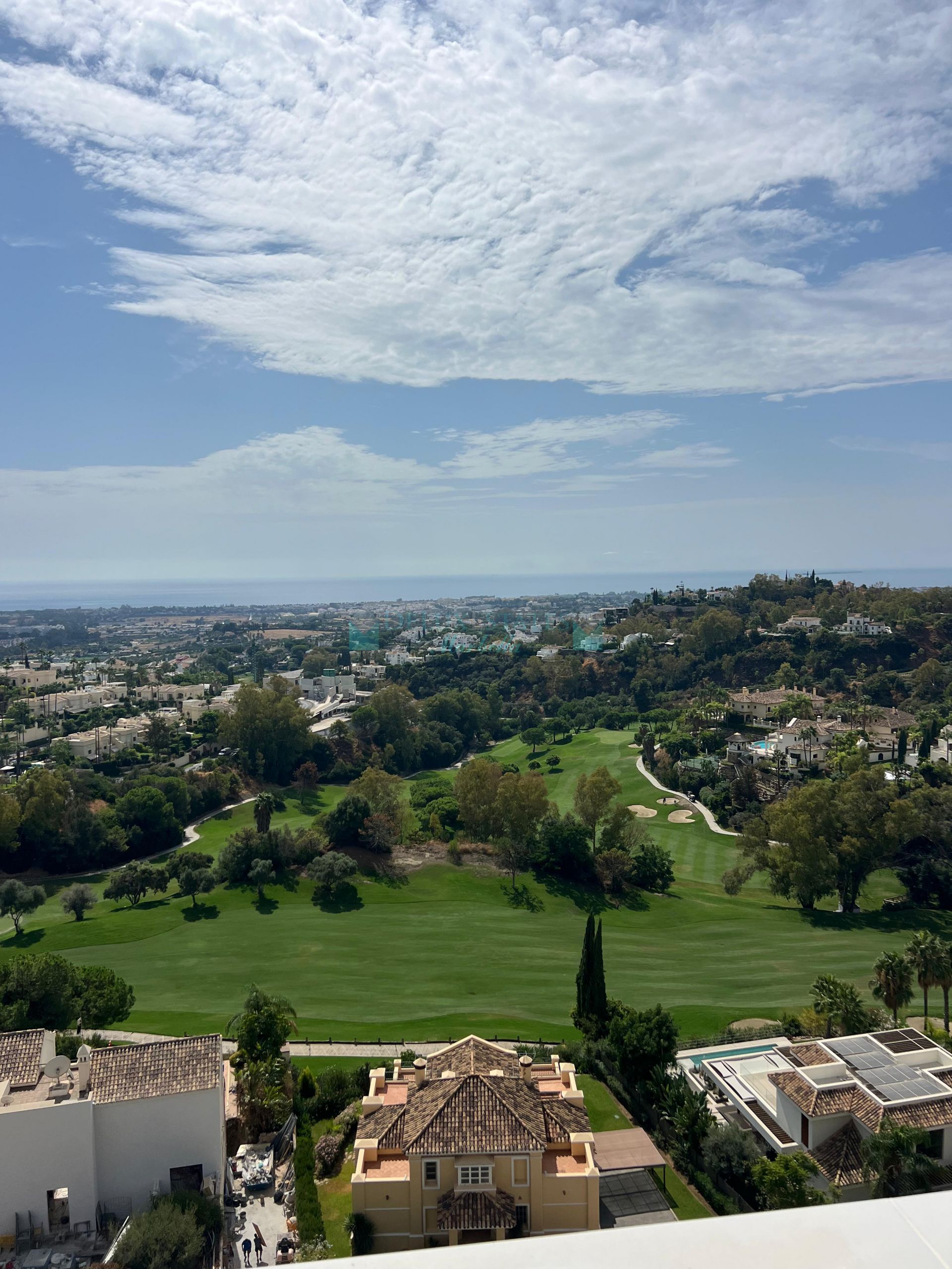 Penthouse for sale in La Quinta Golf, Benahavis