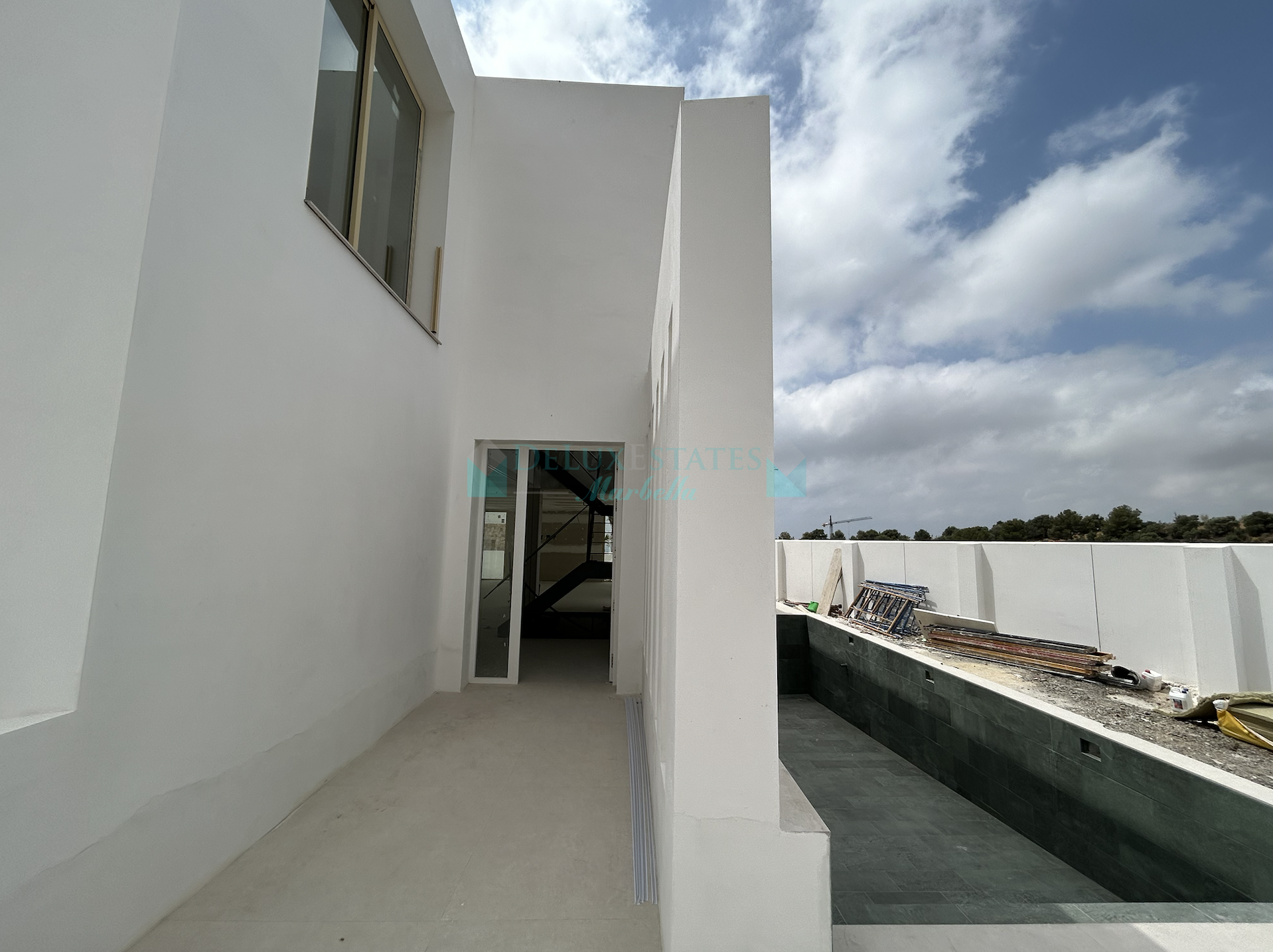 Villa for sale in El Higueron, Fuengirola