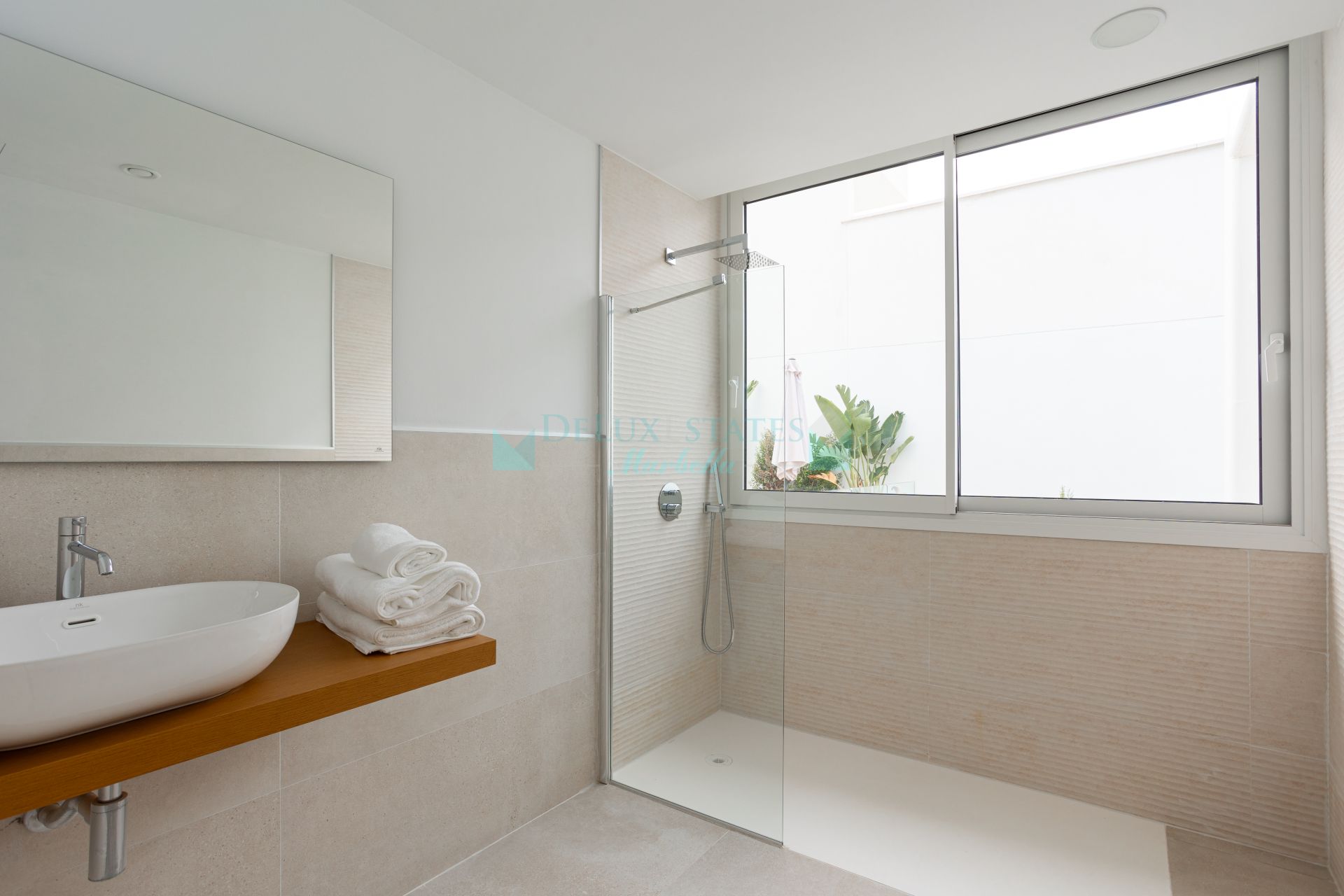 Villa for sale in Valdeolletas, Marbella