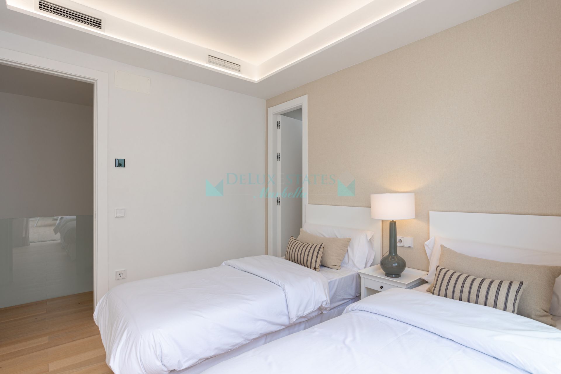 Villa for sale in Valdeolletas, Marbella