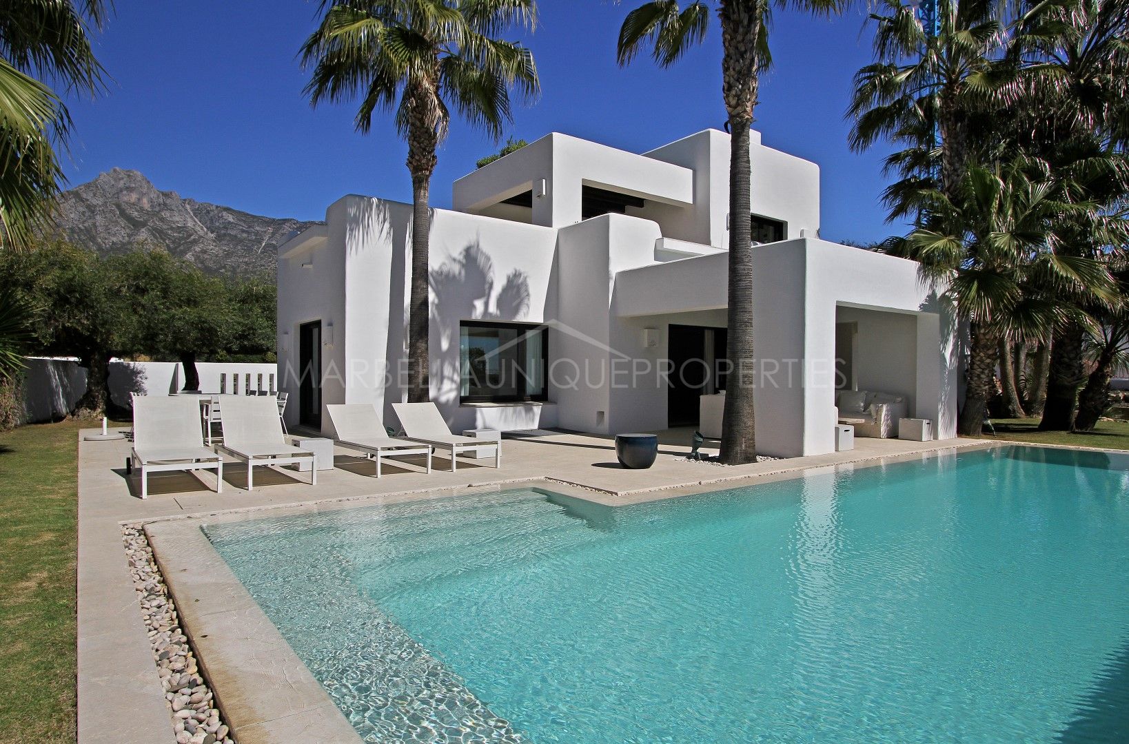 Luxury Ibiza style villa in Altos de Puente Romano