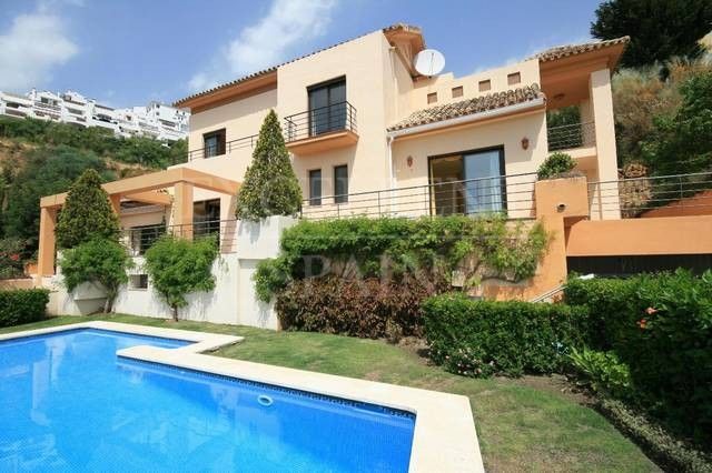 Villa in Los Arqueros, Benahavis