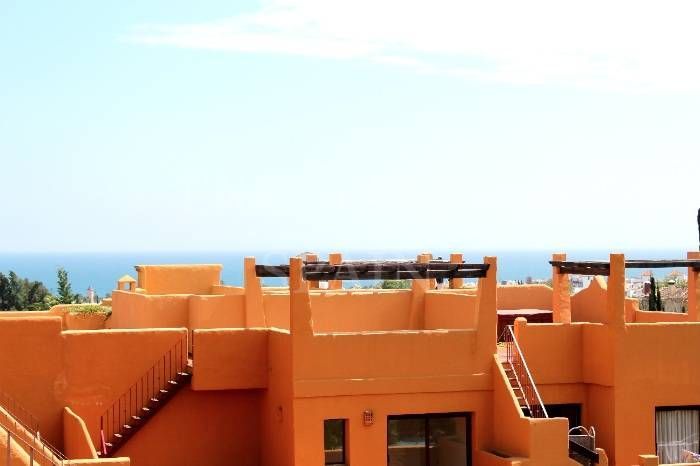 Penthouse in New Golden Mile, Estepona