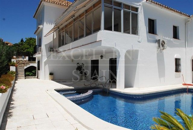 Villa in El Paraiso, Estepona