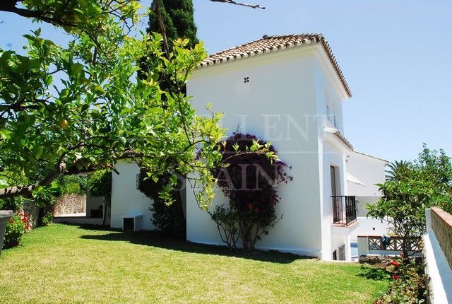 Villa in El Paraiso, Estepona