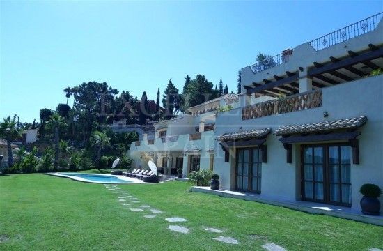 Villa in El Madroñal, Benahavis