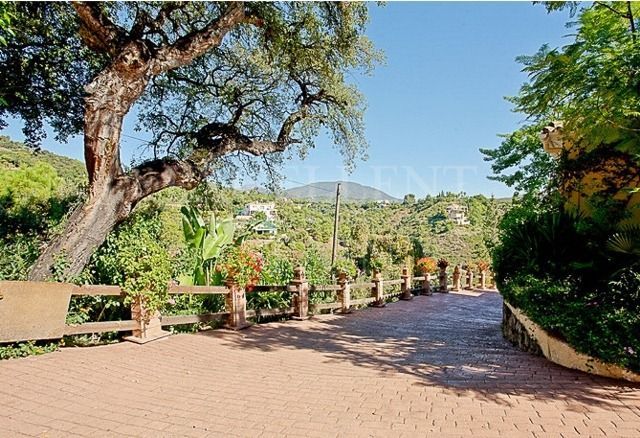 Villa in El Madroñal, Benahavis