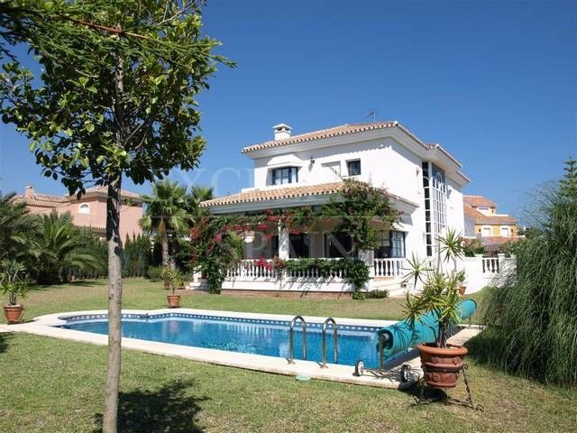 Villa en Atalaya, Estepona