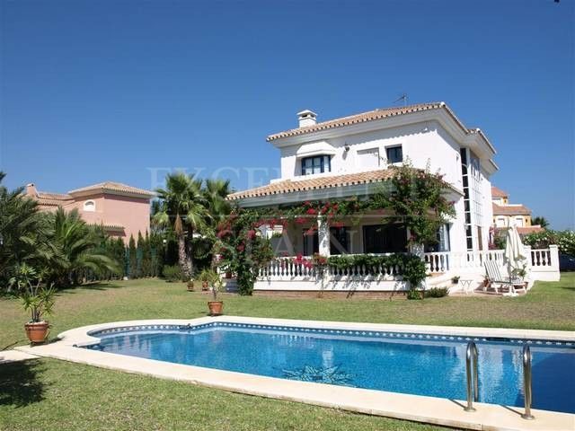 Villa en Atalaya, Estepona