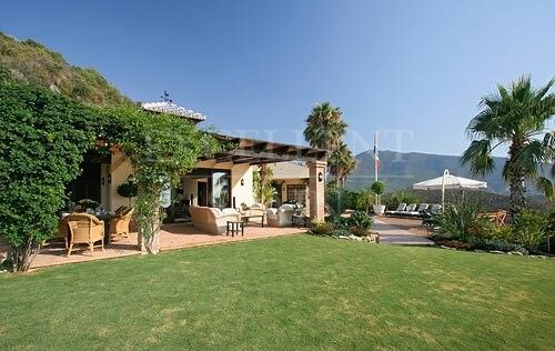 Villa in Benahavis