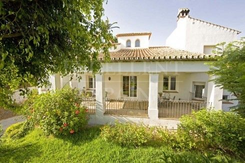 Villa en El Rosario, Marbella Este