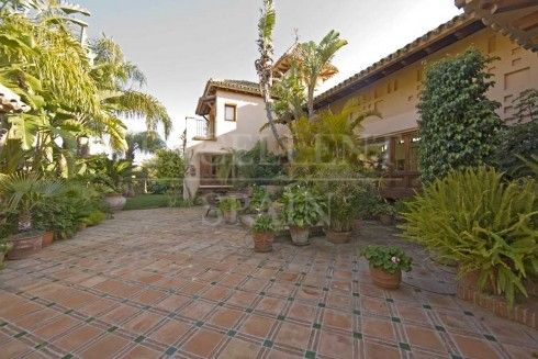 Villa in Los Monteros Playa, Marbella East