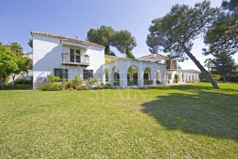 Villa in Los Monteros Playa, Marbella Oost