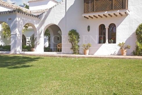 Villa in Los Monteros Playa, Marbella East