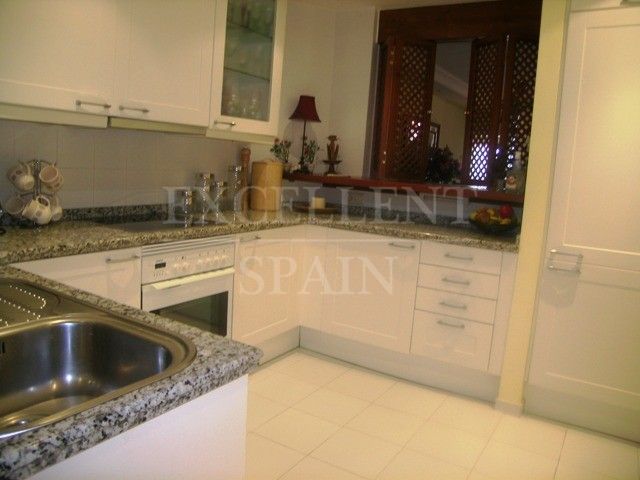 Appartement begane grond in Menara Beach, Estepona