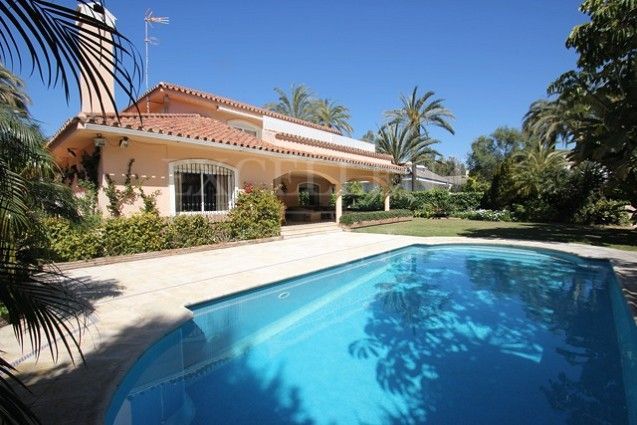 Villa in Los Monteros Playa, Marbella East