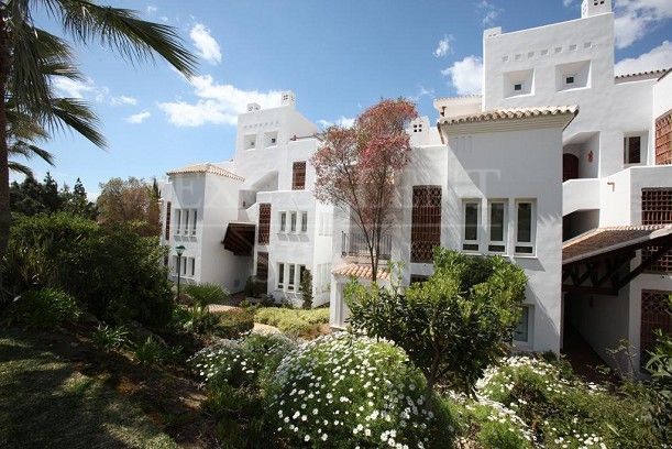 Appartement begane grond in Los Monteros, Marbella Oost