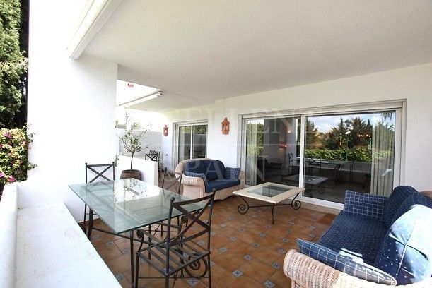 Appartement begane grond in Los Monteros, Marbella Oost