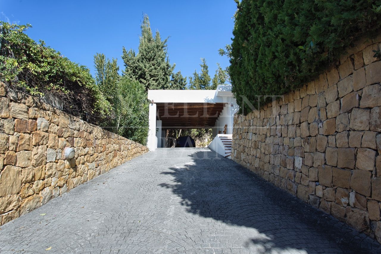 Villa in Los Naranjos Golf, Nueva Andalucia