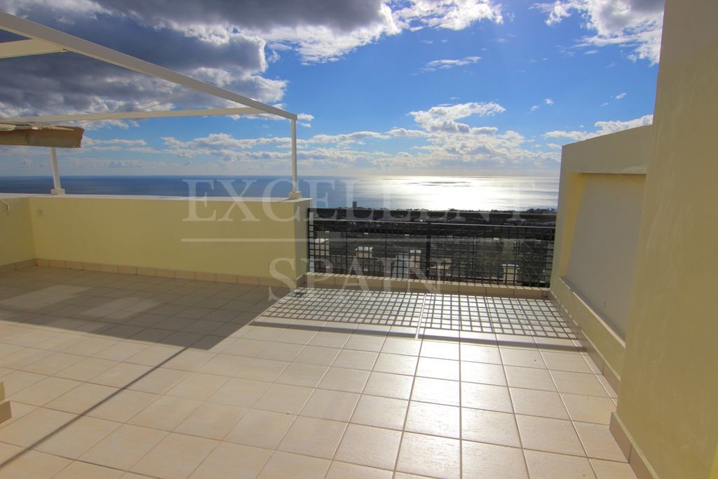 Penthouse in Los Altos de los Monteros, Marbella East