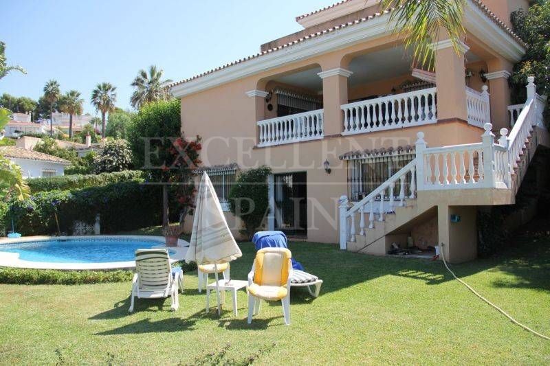Nueva Andalucia, Marbella, Costa del Sol, freistehende Villa zum Verkauf