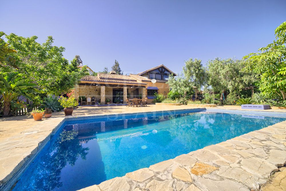 Villa in Los Reales - Sierra Estepona, Estepona