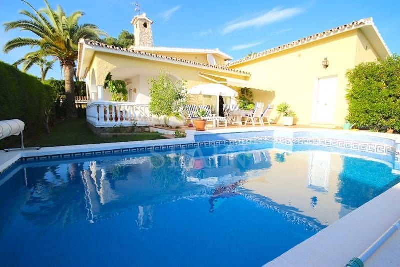 Villa in Elviria, Marbella East