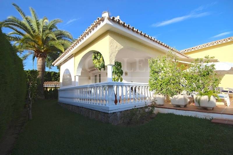 Villa in Elviria, Marbella Oost