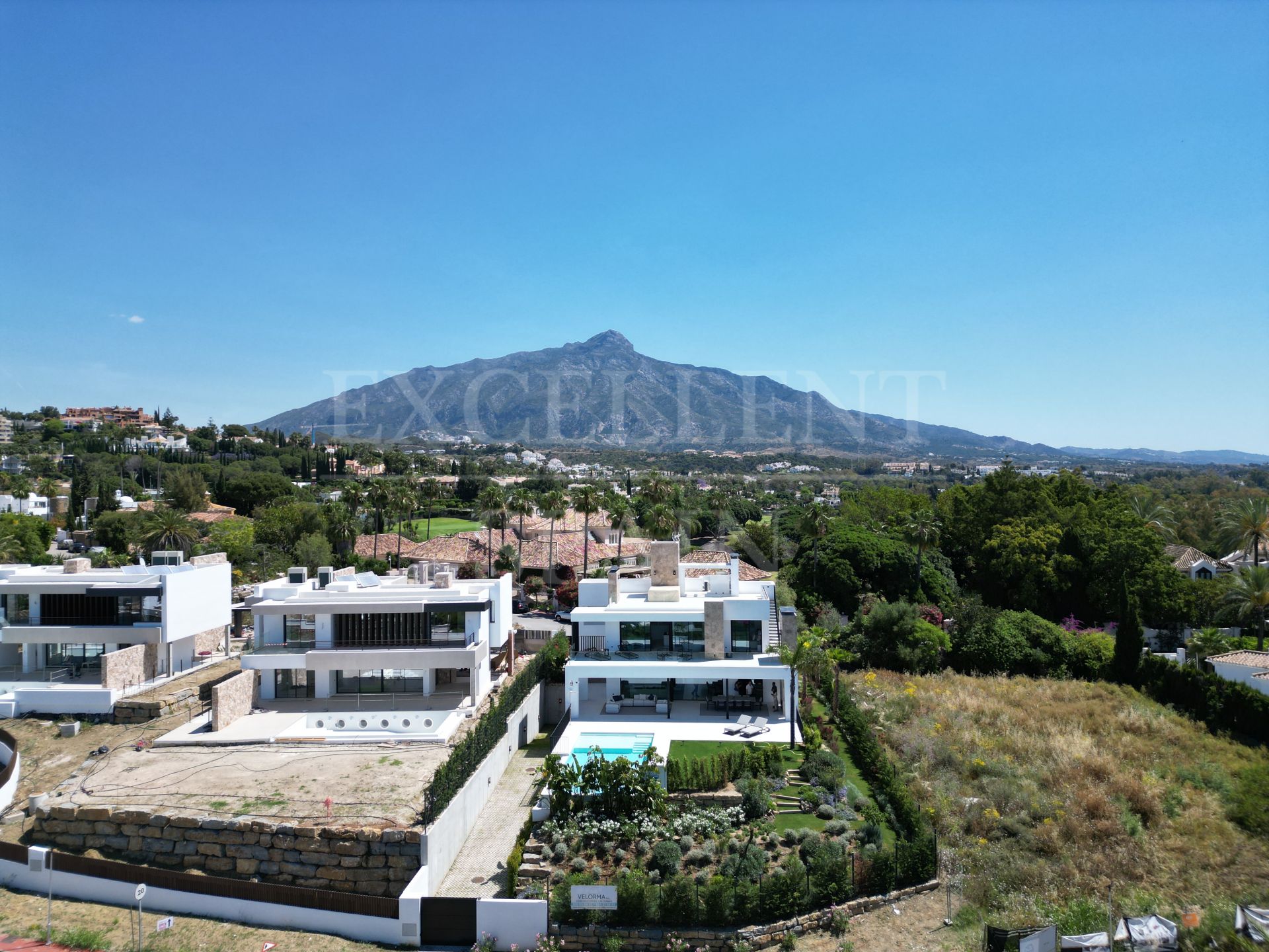 Villa in Nueva Andalucia