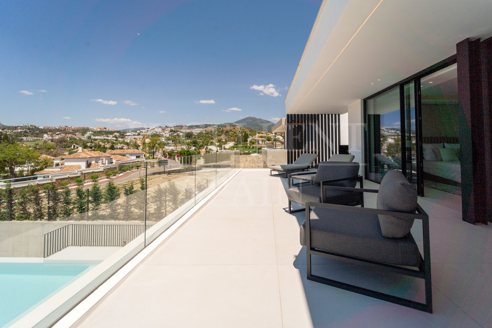 Villa in Nueva Andalucia