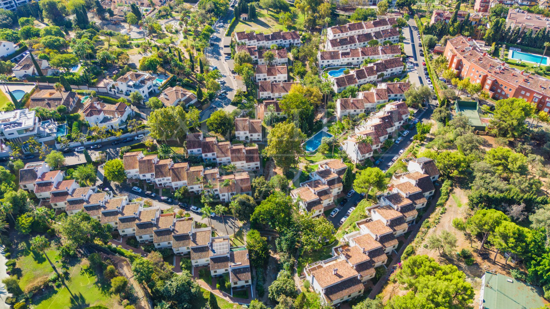 Town House in El Capricho, Marbella Golden Mile