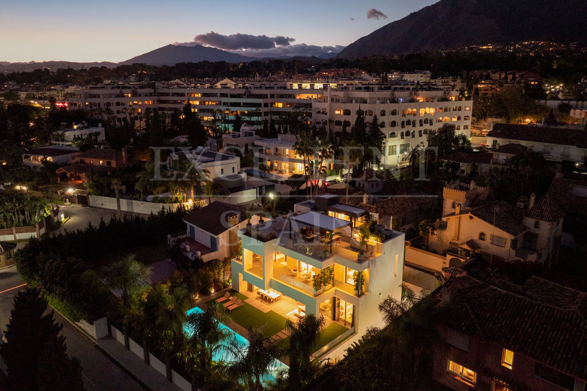 Villa in Casablanca, Marbella Golden Mile