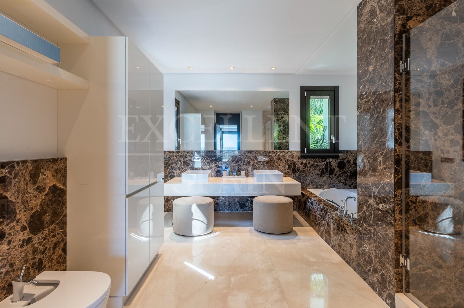 Вилла в Los Flamingos Golf, Бенахавис