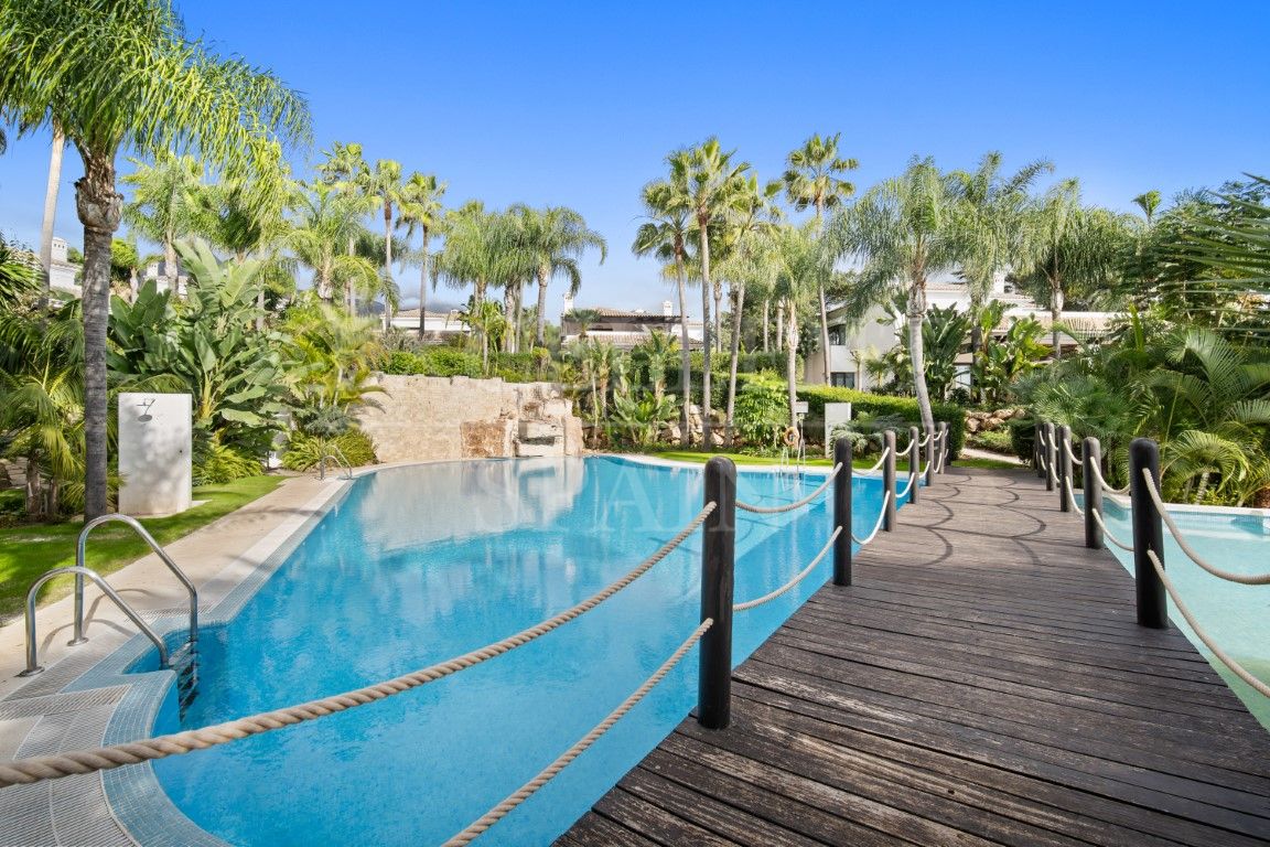 Вилла в Lomas de Magna Marbella, Золотая Миля