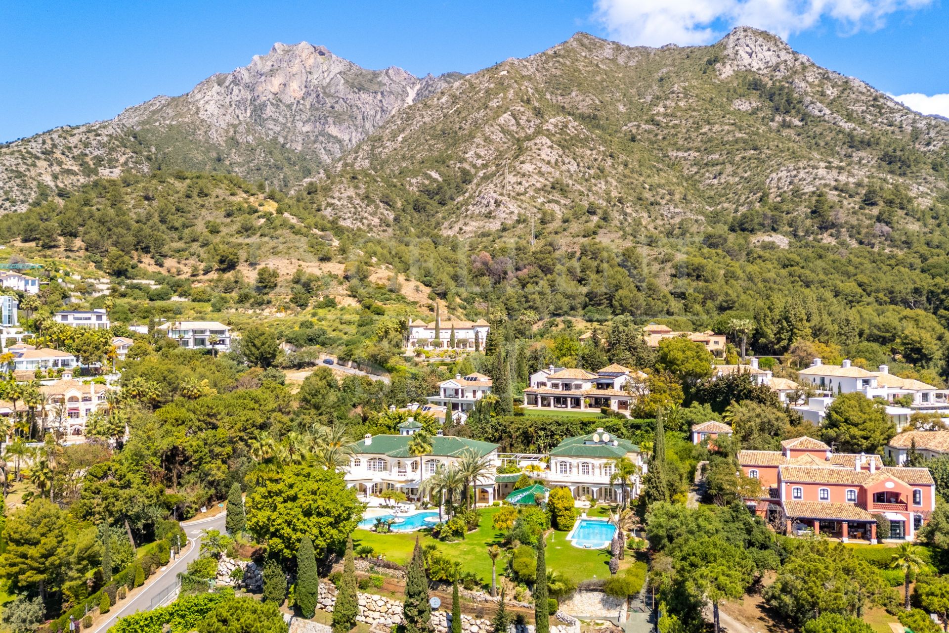 Villa in Cascada de Camojan, Marbella Golden Mile