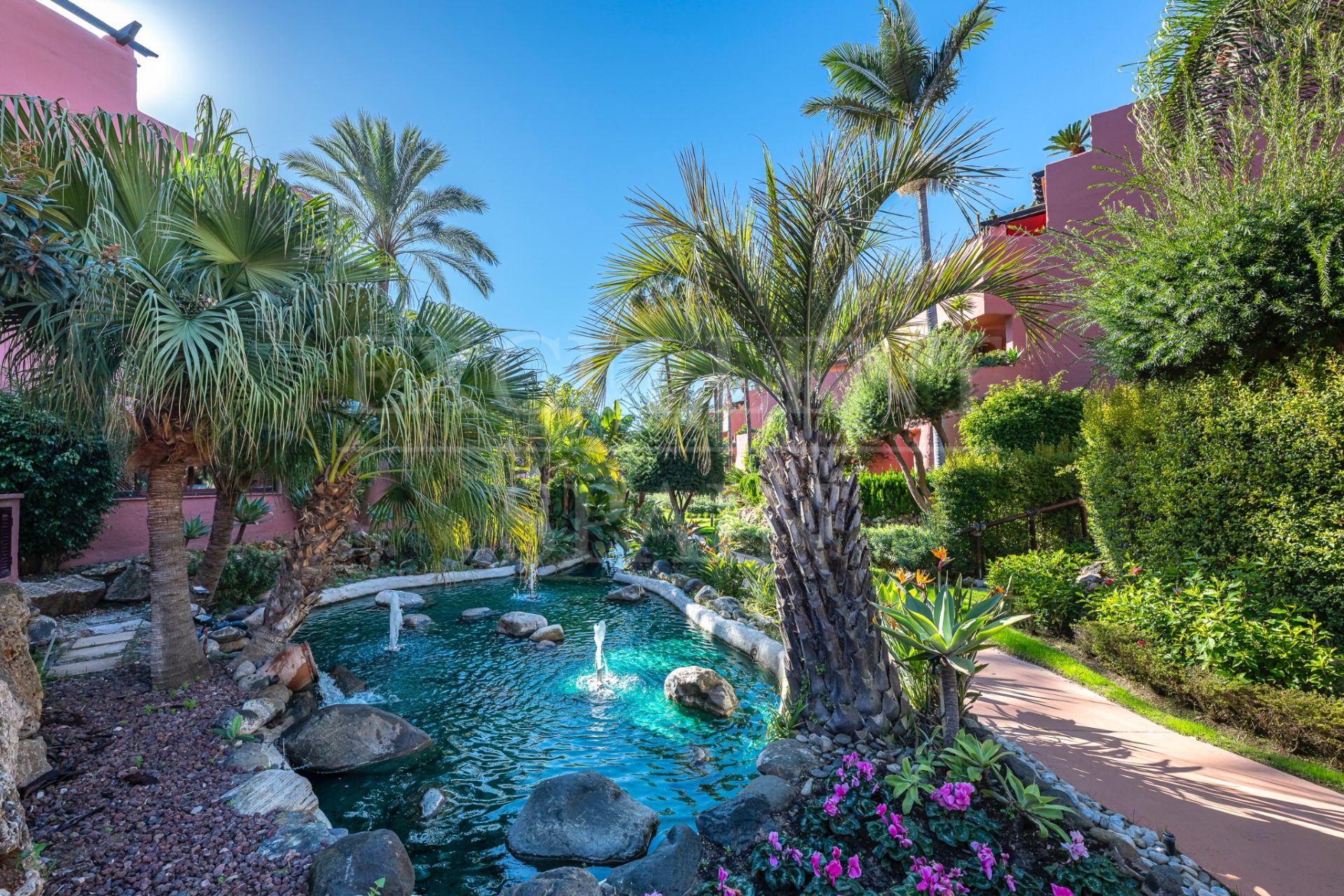 Ground Floor Apartment in Menara Beach, Estepona