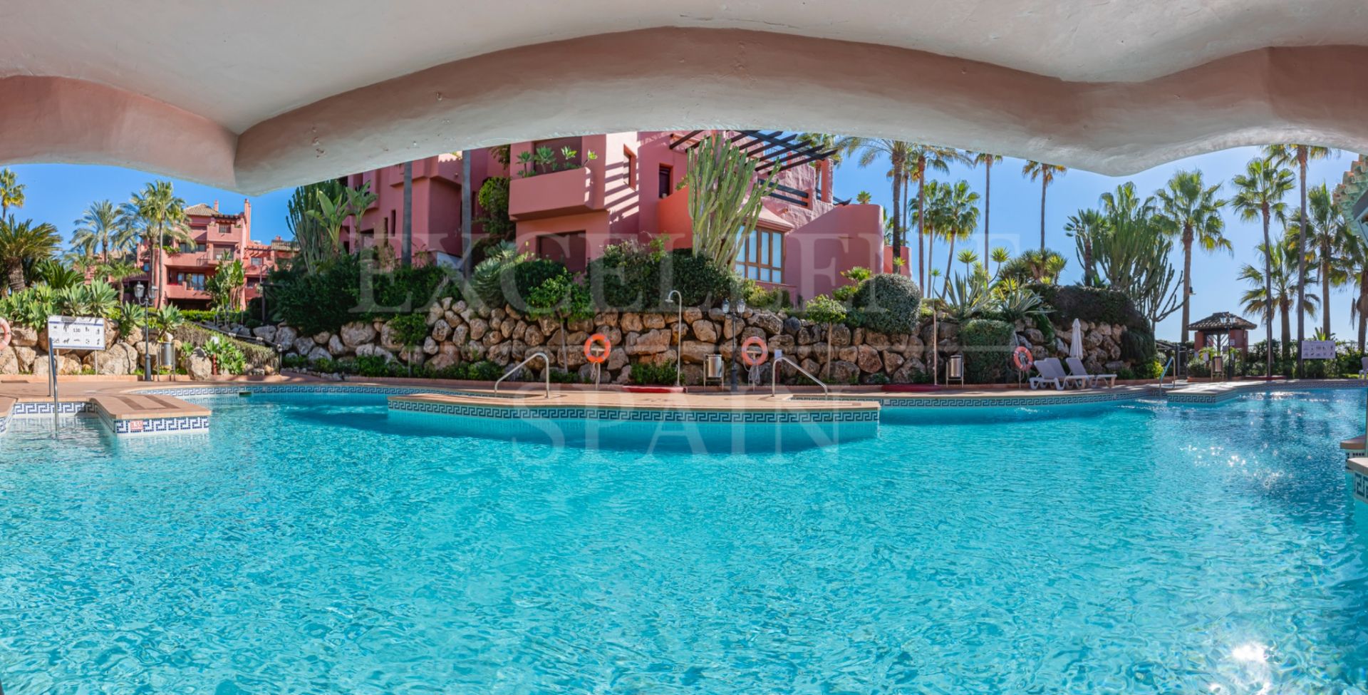 Ground Floor Apartment in Menara Beach, Estepona