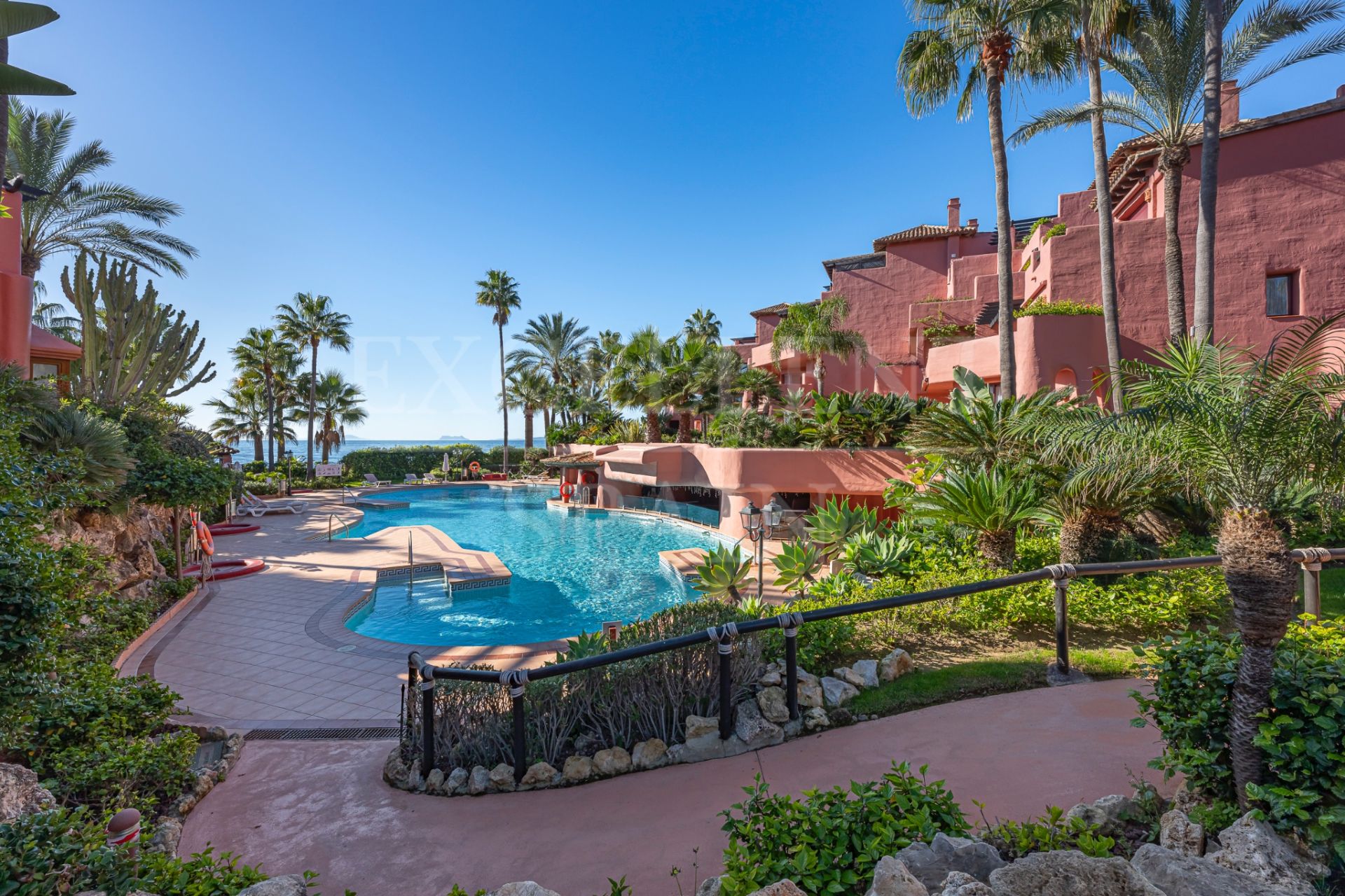 Ground Floor Apartment in Menara Beach, Estepona