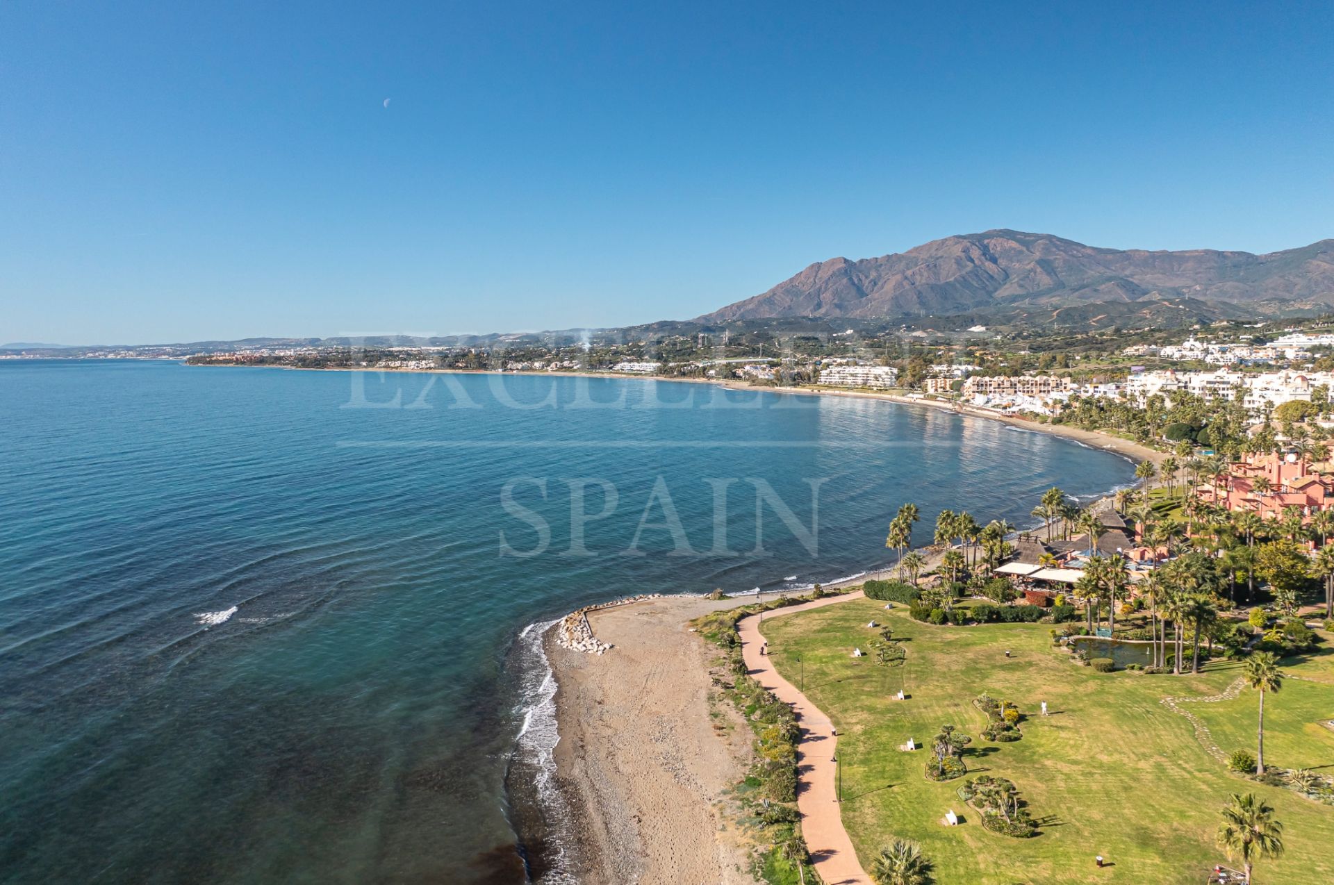 Ground Floor Apartment in Menara Beach, Estepona