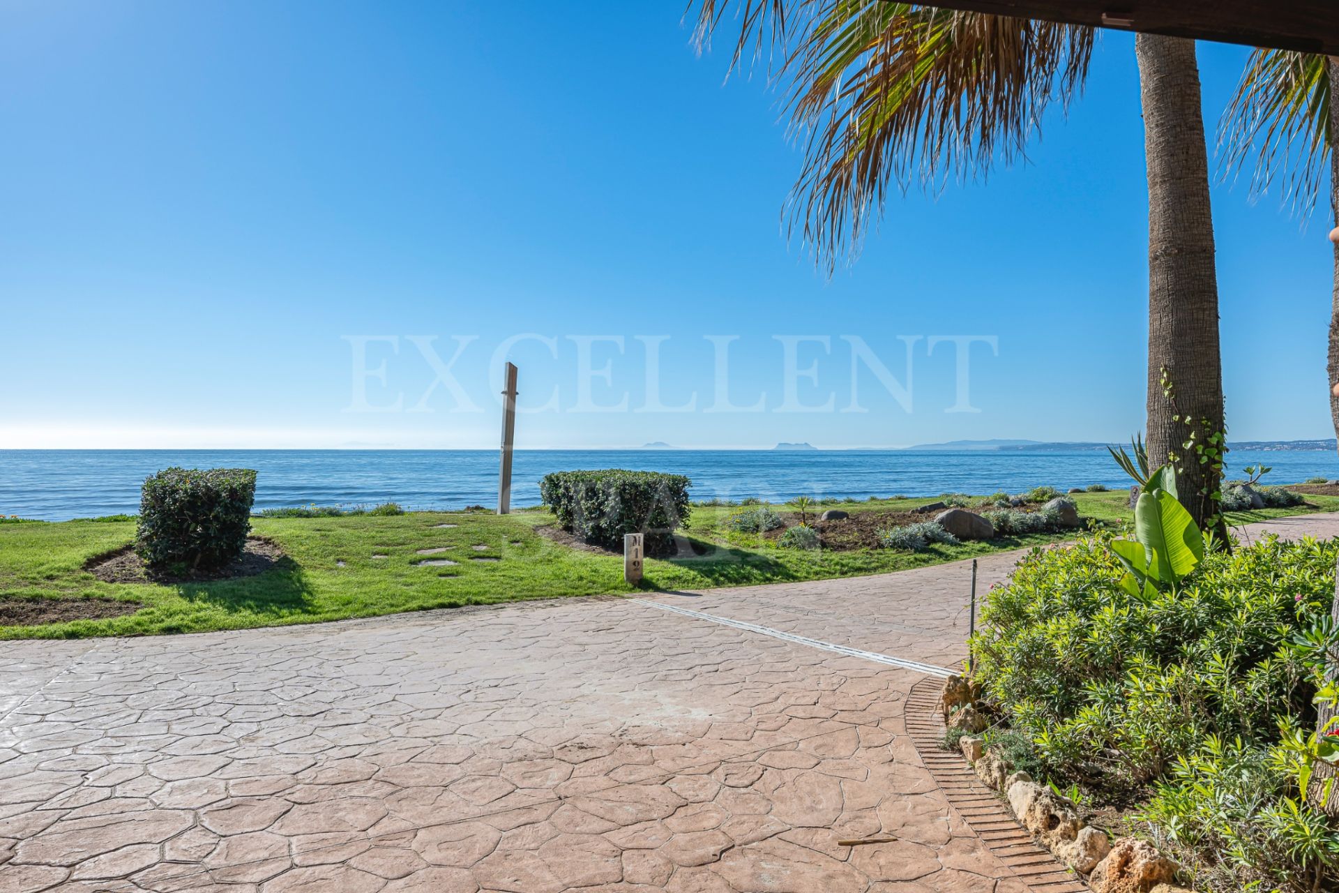 Ground Floor Apartment in Menara Beach, Estepona