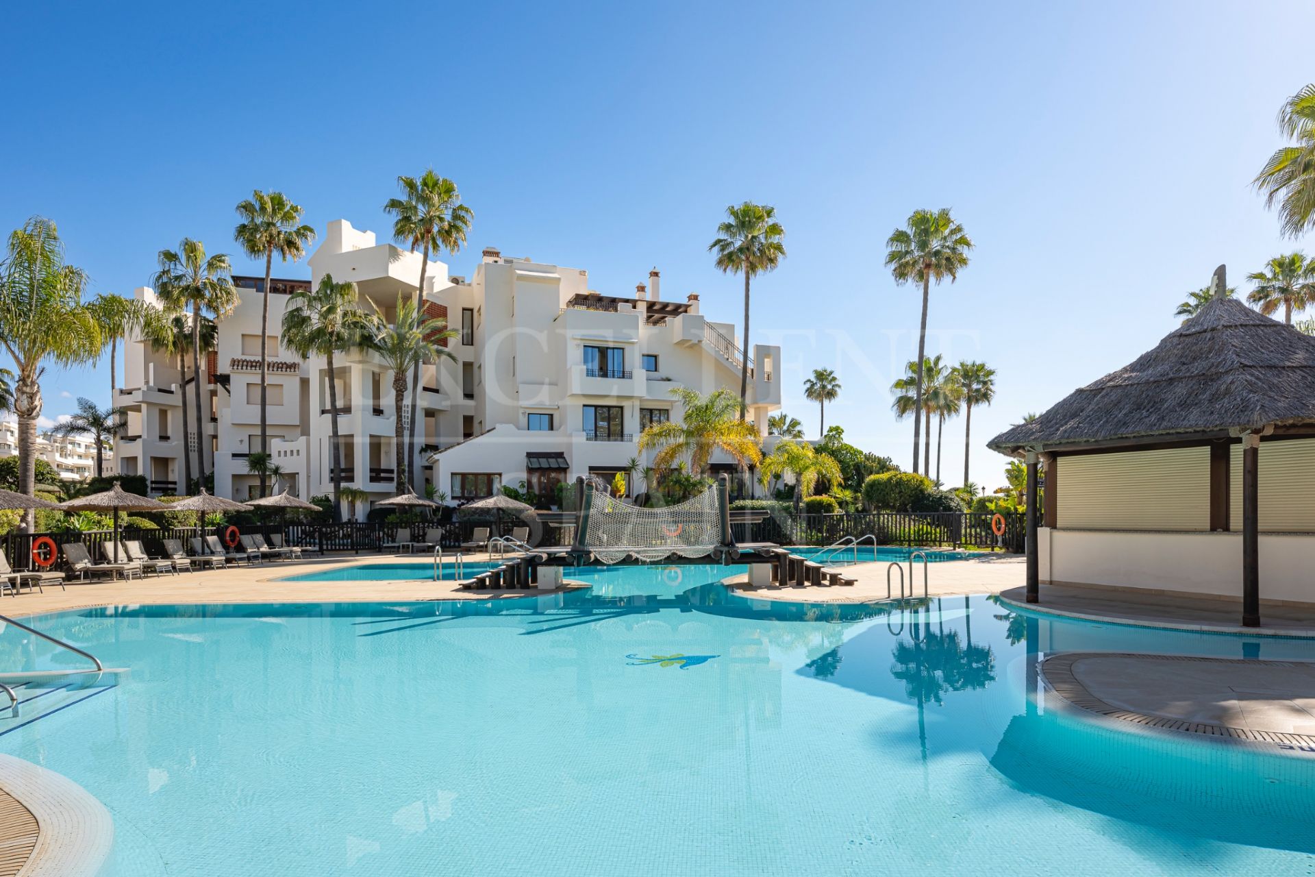 Penthouse in Bahía del Velerín, Estepona