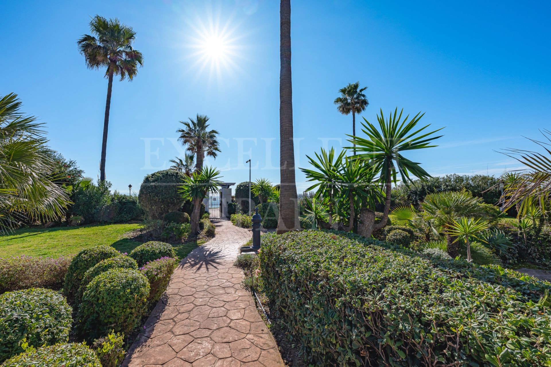 Penthouse in Bahía del Velerín, Estepona