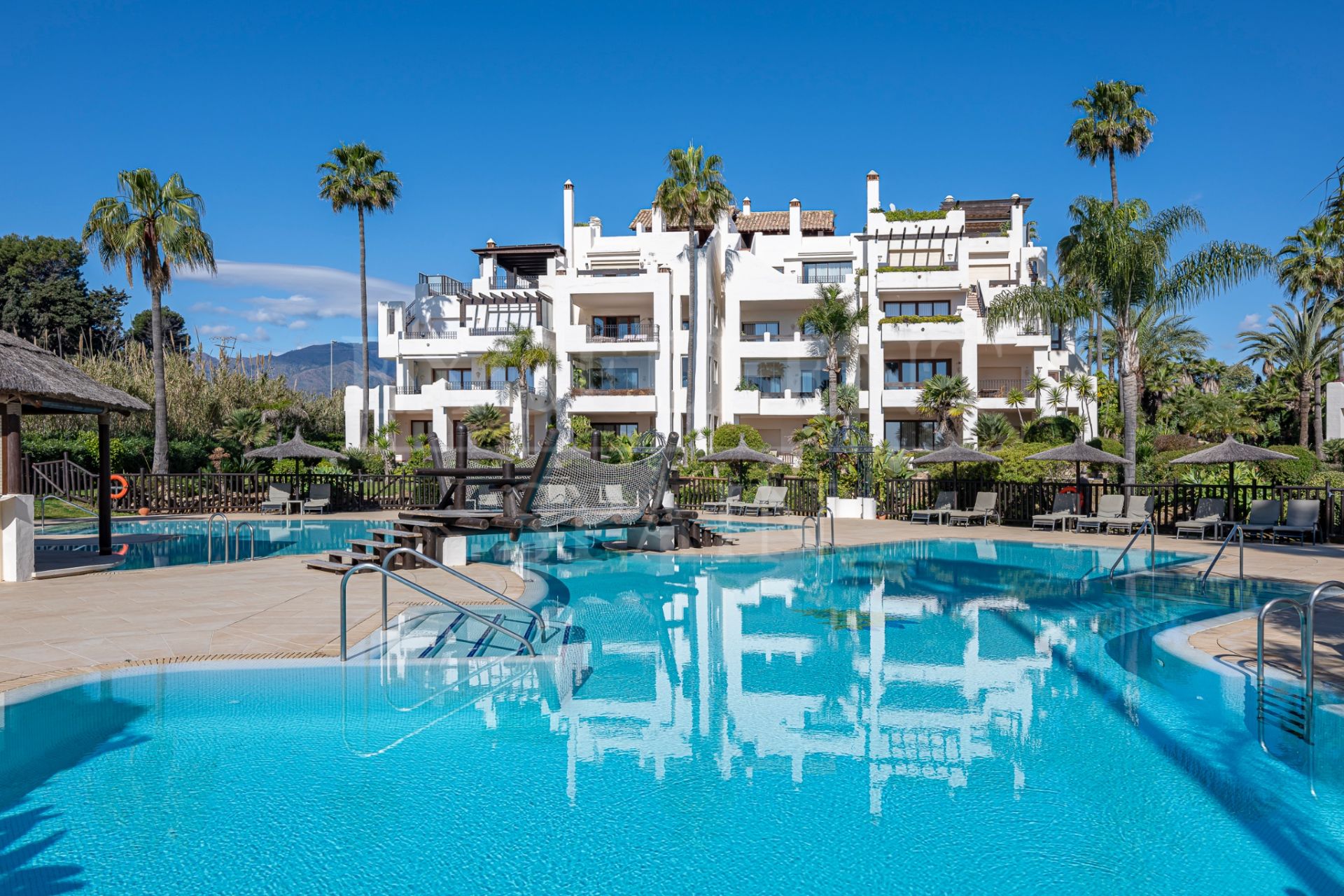 Penthouse in Bahía del Velerín, Estepona