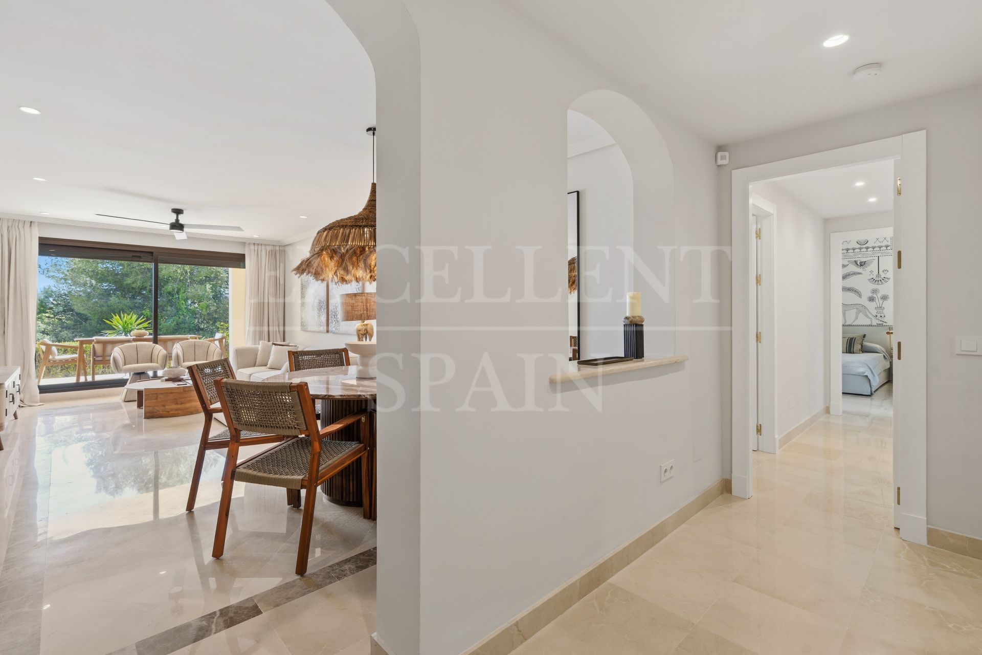 Appartement begane grond in Los Arqueros, Benahavis
