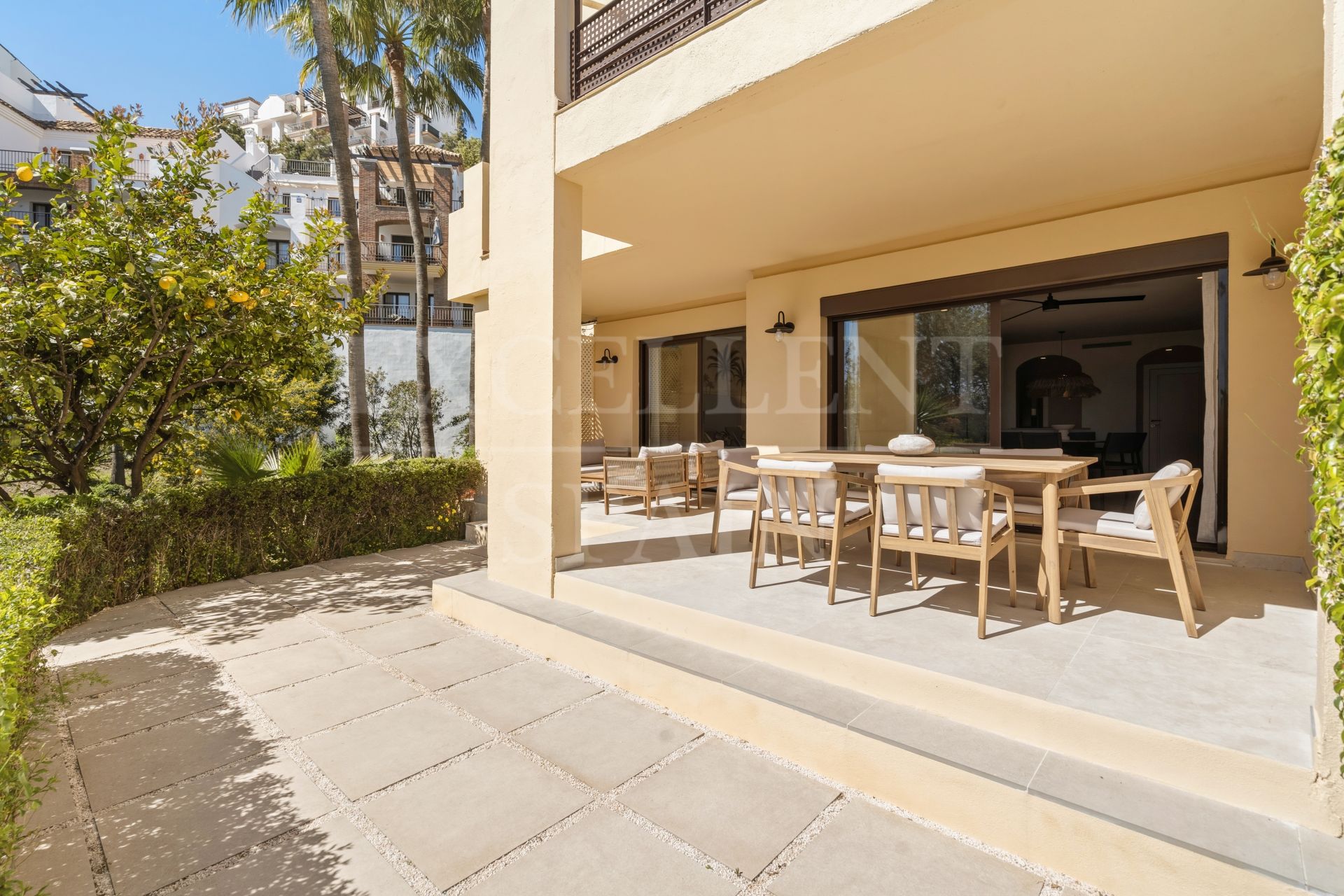 Appartement begane grond in Los Arqueros, Benahavis