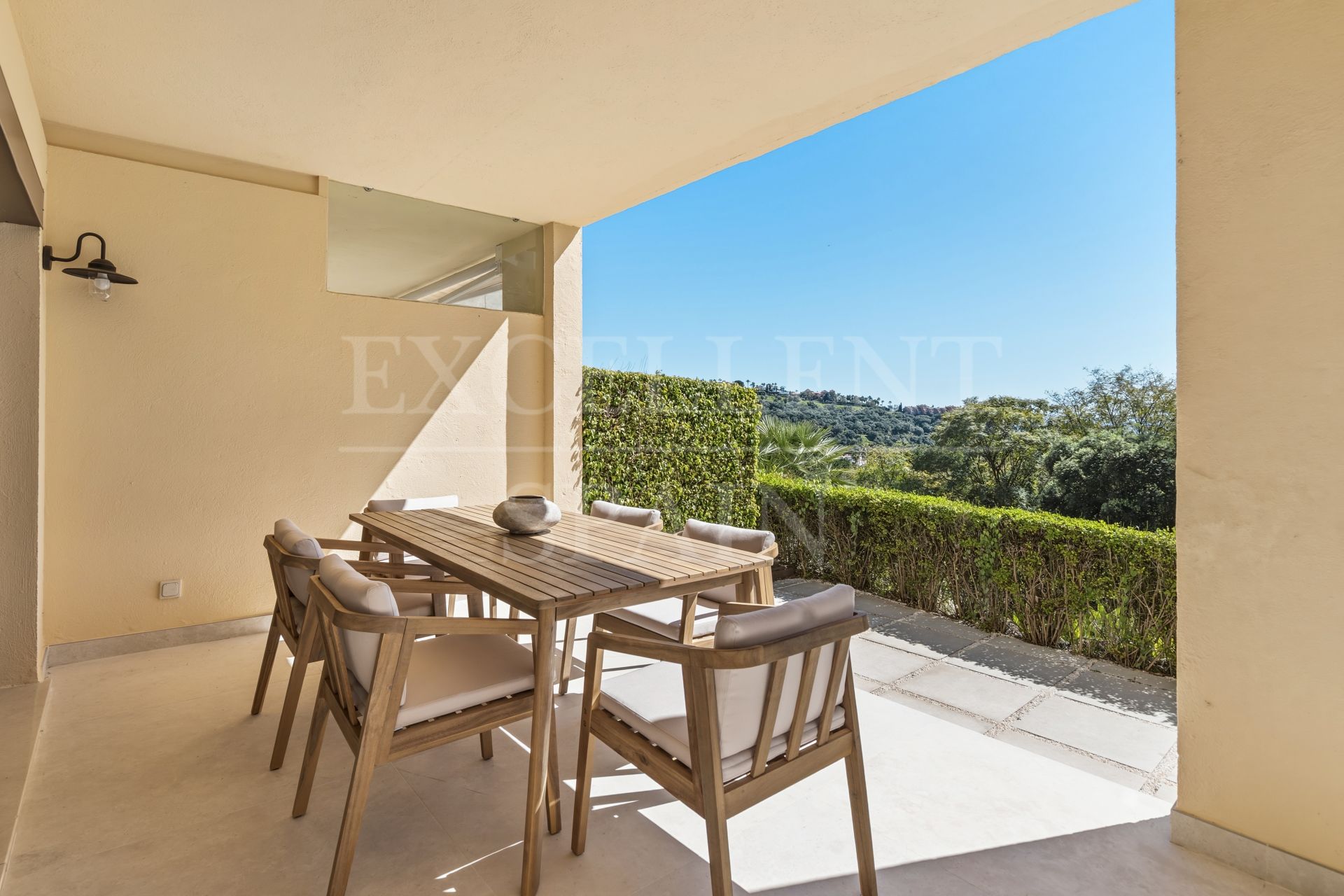 Appartement begane grond in Los Arqueros, Benahavis