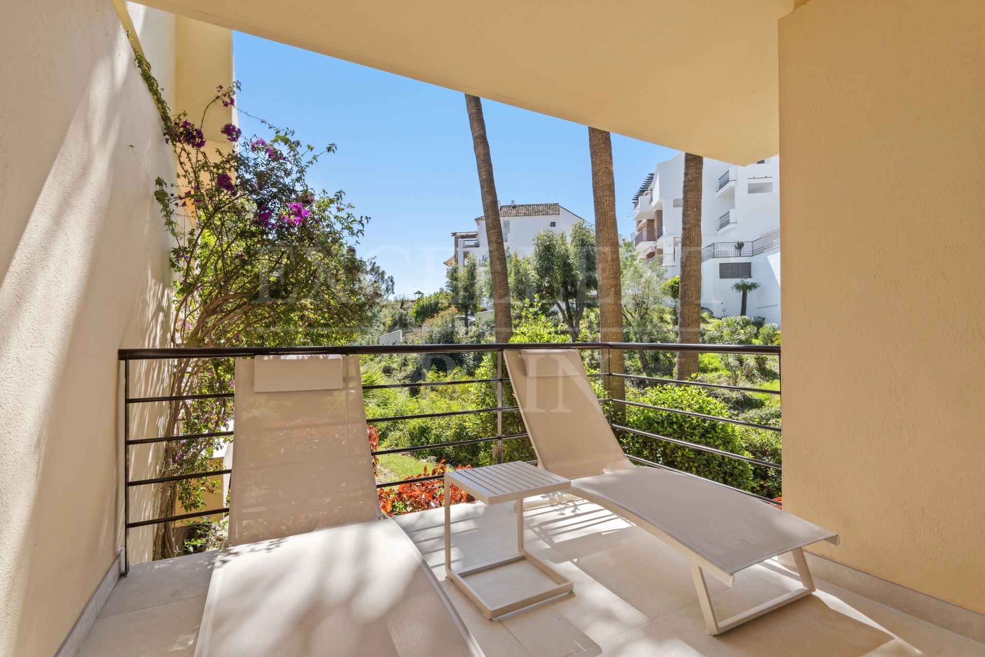 Appartement begane grond in Los Arqueros, Benahavis