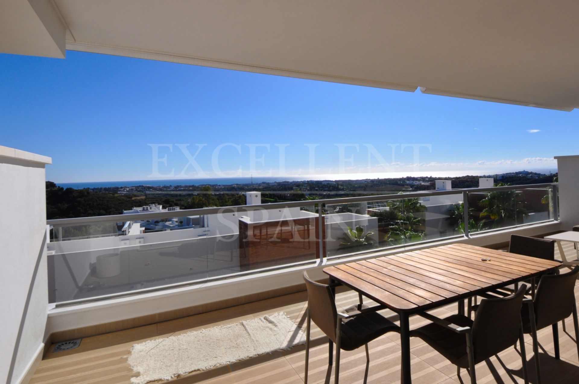 Wohnung mit Panoramablick auf das Meer und La Concha in Avalon, Los Arqueros, Benahavís