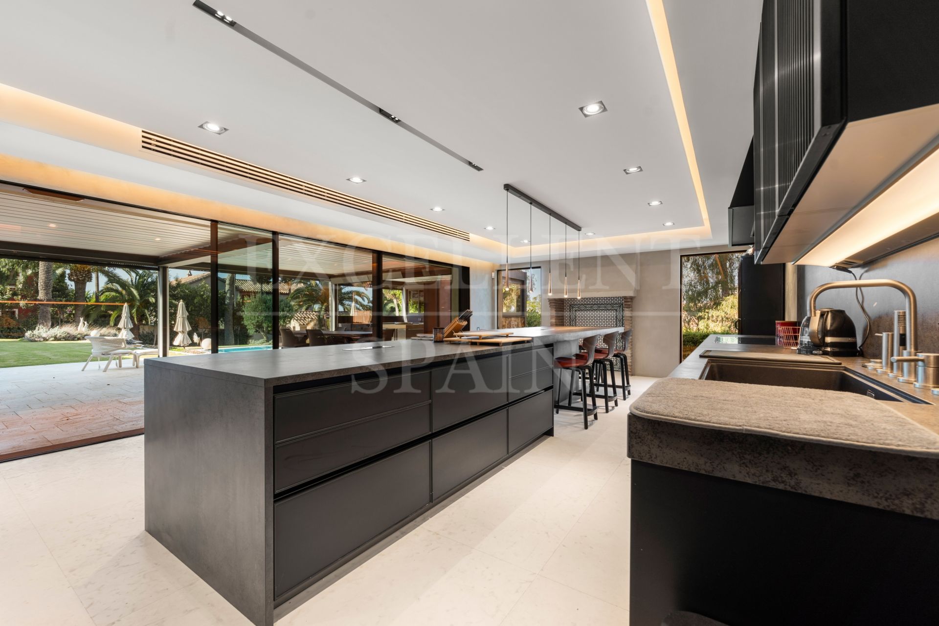 Villa in Rio Real, Marbella Ost