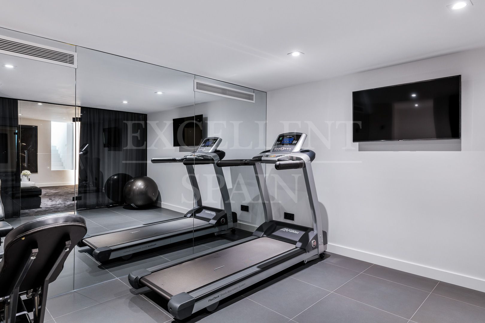 Villa in Los Naranjos Golf, Nueva Andalucia